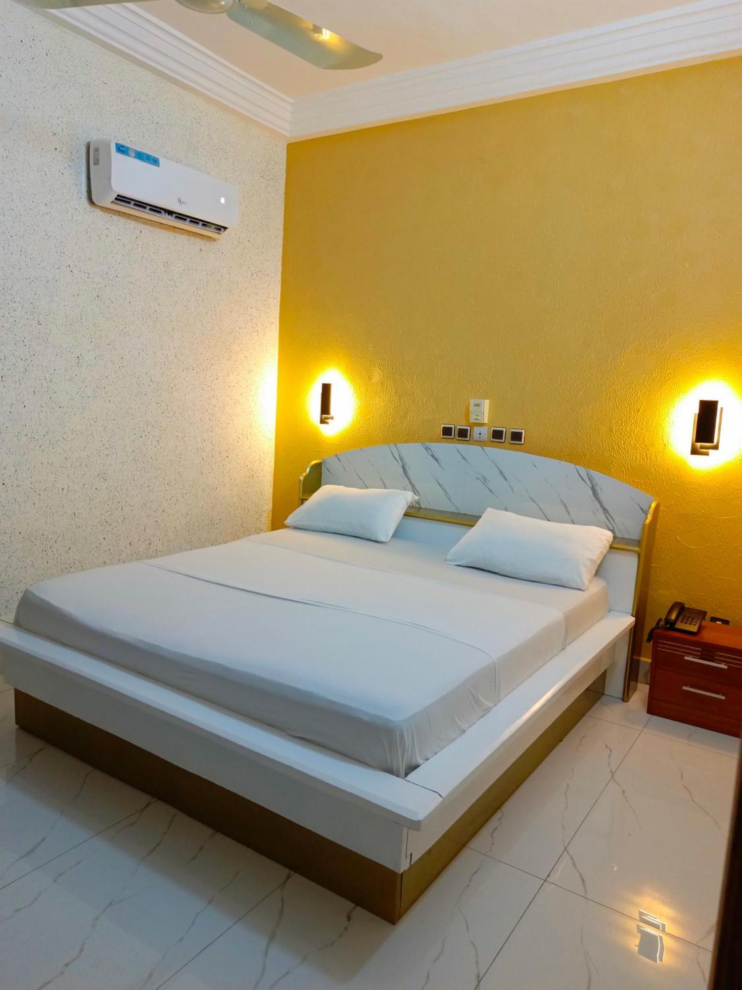 Hotel Mavilla Cotonou Exterior photo