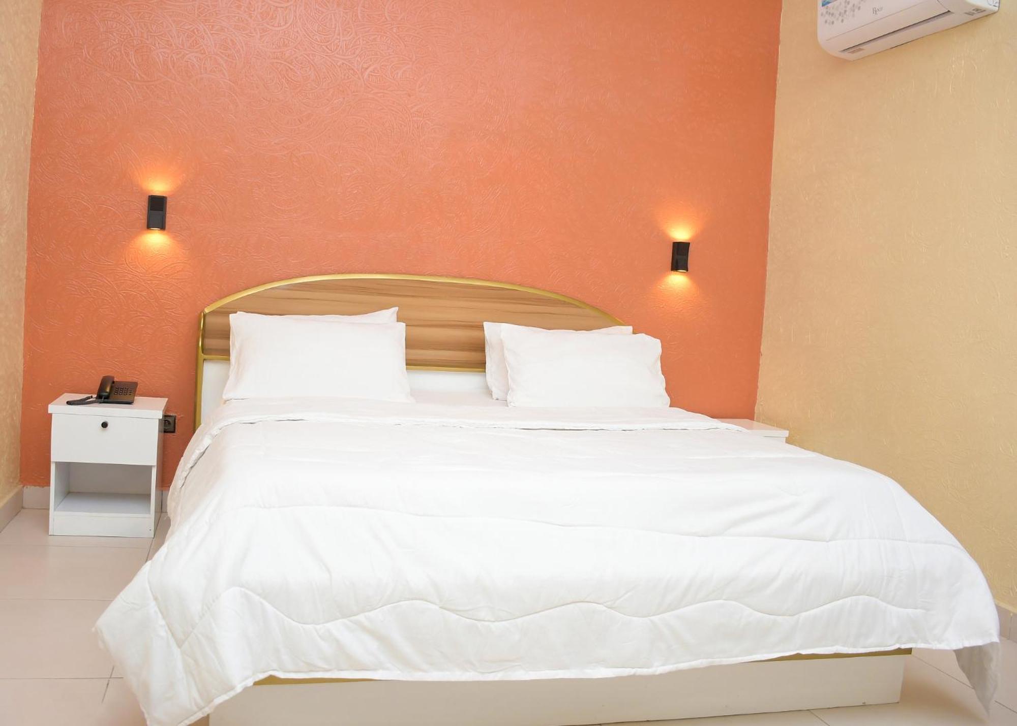 Hotel Mavilla Cotonou Exterior photo